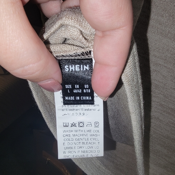 NWOT SHEIN SIZE LARGE, WIDE ARM BLOUSE - Picture 2 of 4